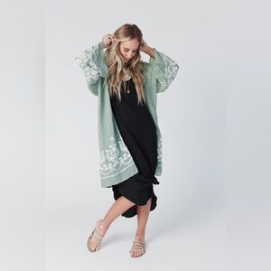 Mazin Floral Kimono in Embroidered Sage